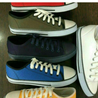 انواع کفش کالج زنانه و مردانه در بوشهر