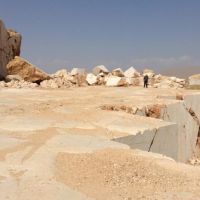 فروش معدن مرمریت در خرمبید