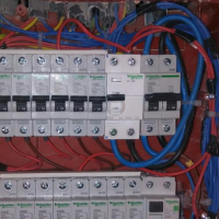 کلیه خدمات سیم کشی و برق صنعتی در کرج