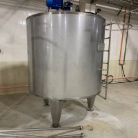 فروش مخزن استیل 2 تن  میکسر دار گرید 304 