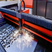 برش لیزر فایبر  فلزات