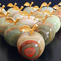 سیب و انگور سنگی