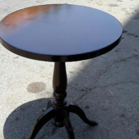 تولید و پخش انواع میز ناهارخوری و میز خاطره