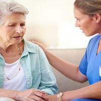 خدمات پرستاری در منزل | اعزام پرستار به منزل در کرج