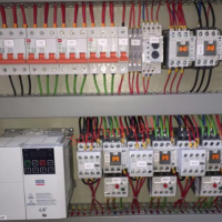 تعمیرات انواع برق ساختمان و صنعتی در آبادان