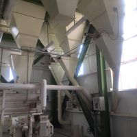 فروش کارخانه خوراک دام و طیور و آبزیان در اصفهان