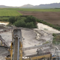 فروش نصف کارخانه شن و ماسه در نهاوند