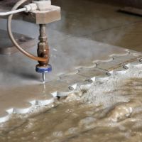 دستگاه برش با فشار آب