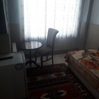 فروش مهمانپذیر در میدان انقلاب تهران