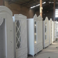 نصب تخت و سرویس چوب نوزاد