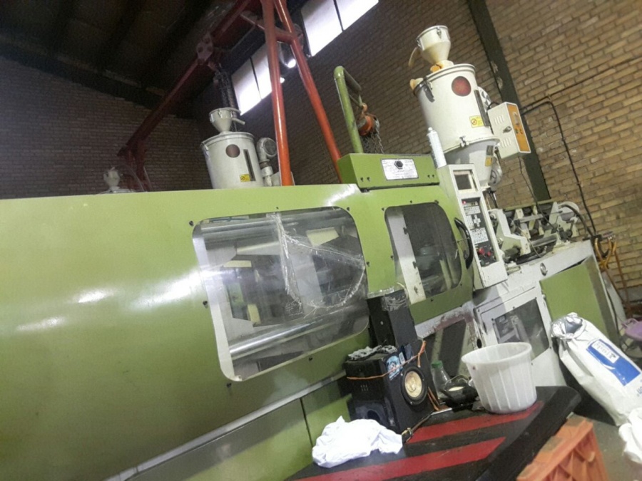 فروش‌ دستگاه تزریق و قالب های پلاستیک2