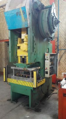 نصب وتعمیر انواع پرسهای هیدرولیک و4