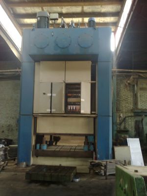 نصب وتعمیر انواع پرسهای هیدرولیک و5