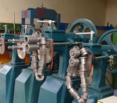 فروش ماشین آلات صنعتی پیشروصنعت در تهران1