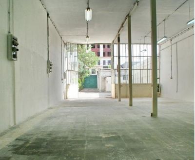 اجاره سالن ۴۲۰متر دارای اداری و محوطه در کرج0