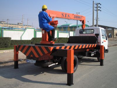 جرثقیلهای پشت کامیونی مدل  STS 3000T0