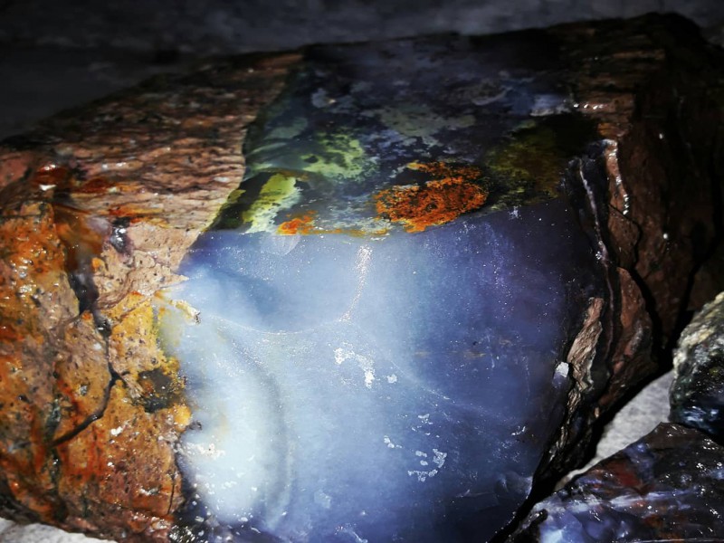 فروش معدن سنگهای زینتی4