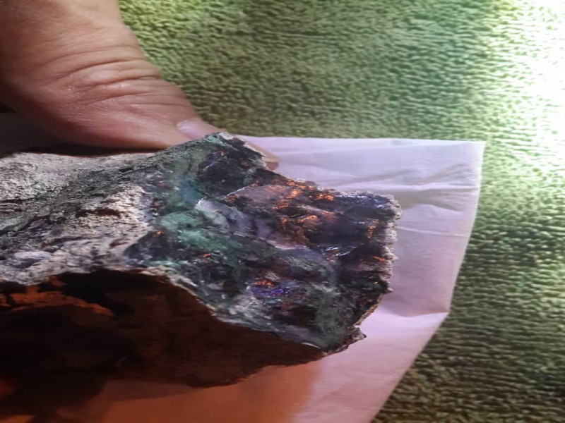 فروش معدن سنگهای زینتی1