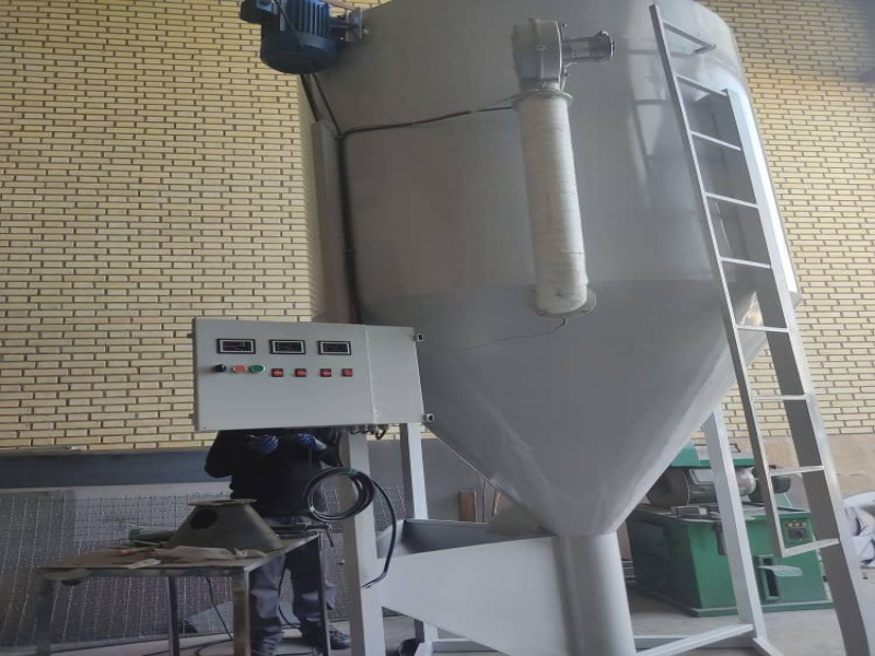 میکسر عمودی مواد گرانول پلاستیک1