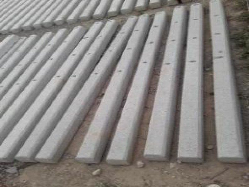 دستگاه تولید پایه بتنی فنس0