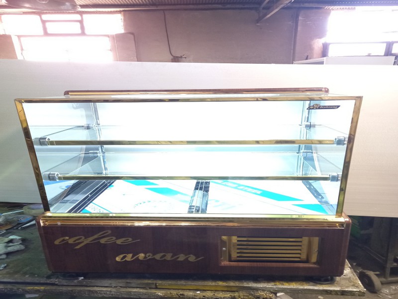 فروش یخچال شو کیک کافی شاپ3