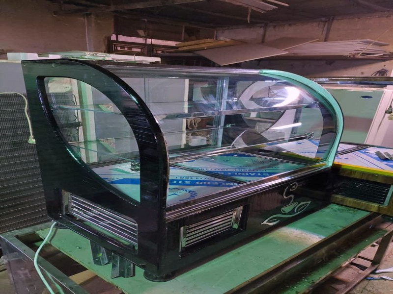 فروش یخچال شو کیک کافی شاپ1