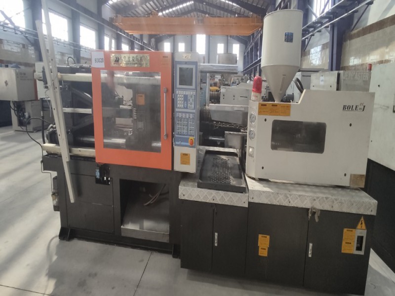 دستگاه تزریق 158 تن بولی شرکت شایان اعتماد2