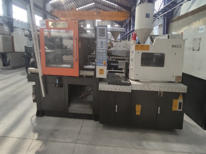 دستگاه تزریق 158 تن بولی شرکت شایان اعتماد1