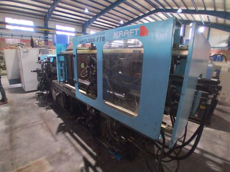 دستگاه تزریق 200 تن هایتین شرکت شایان اعتماد5