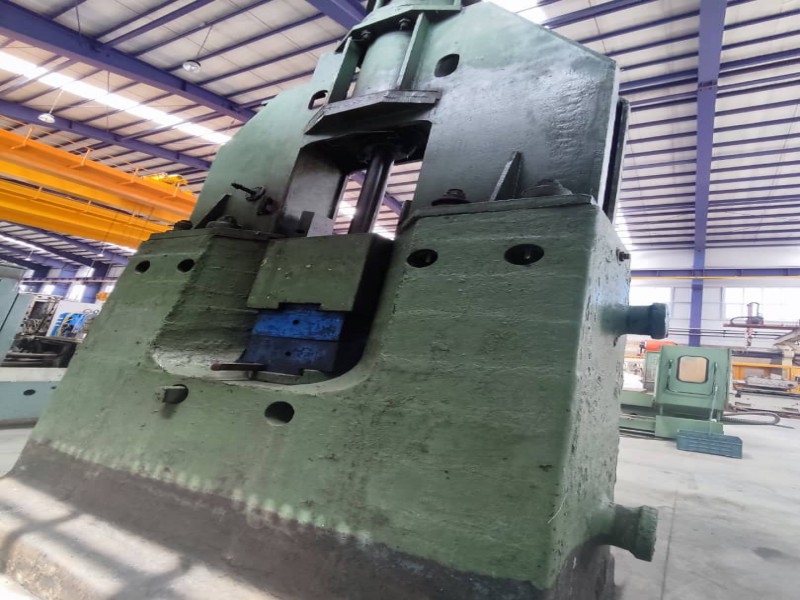 پتک ۱۶۰۰ کیلو آیدا دروازه‌ای شرکت شایان اعتماد1