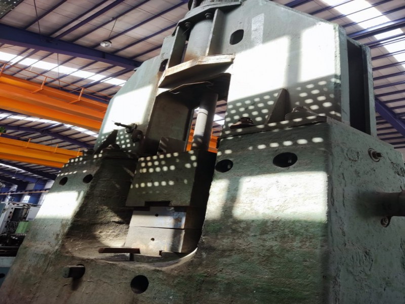 پتک ۱۶۰۰ کیلو آیدا دروازه‌ای شرکت شایان اعتماد0