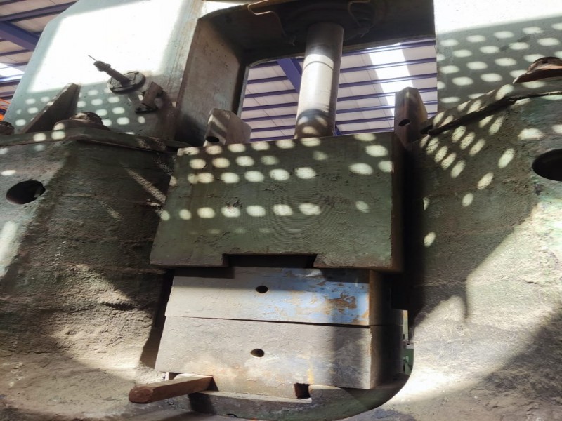 پتک ۱۶۰۰ کیلو آیدا دروازه‌ای شرکت شایان اعتماد2