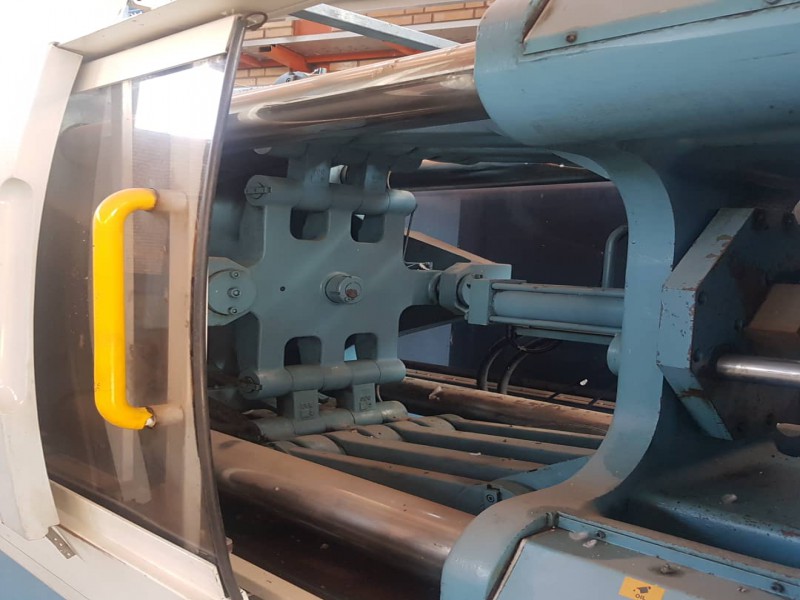 فروش دستگاه تزریق پلاستیک 450 تن بی ام ایتالیا1