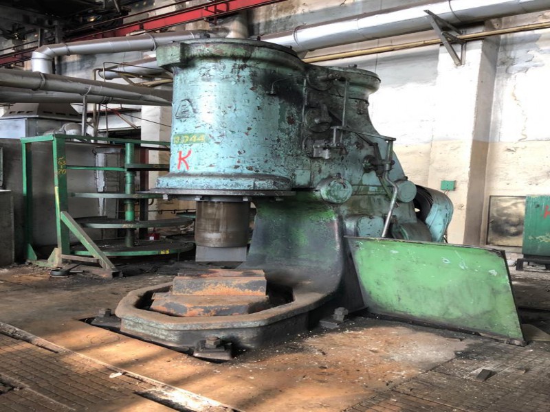 فروش دستگاه پتک سی فریم 750 کیلو روس0