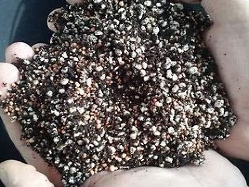 فروش خاک برگ آماده مصرف 4 لیتری0