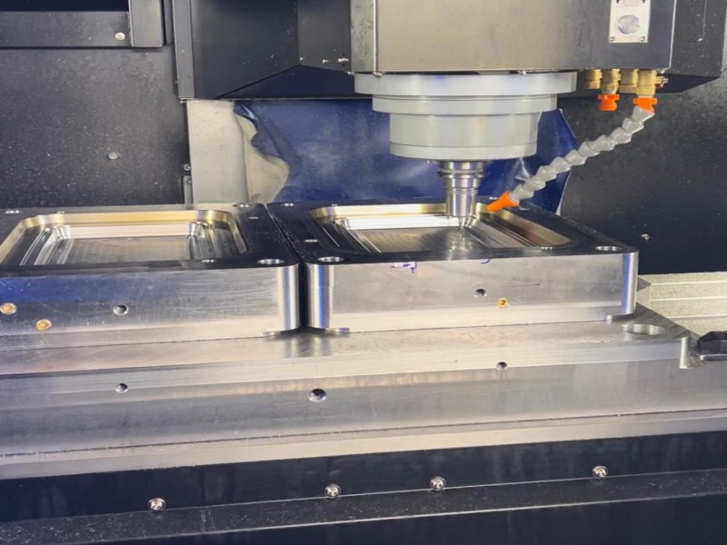 فروش دستگاه , ربات تزریق پلاستیک3