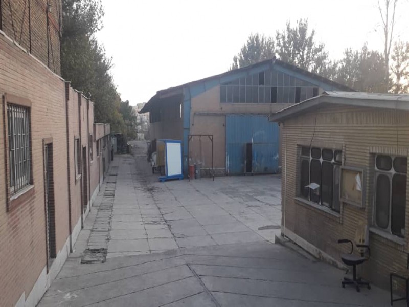 فروشنده کارخانه آهن آلات ۷۰۰۰ متری در کرج0