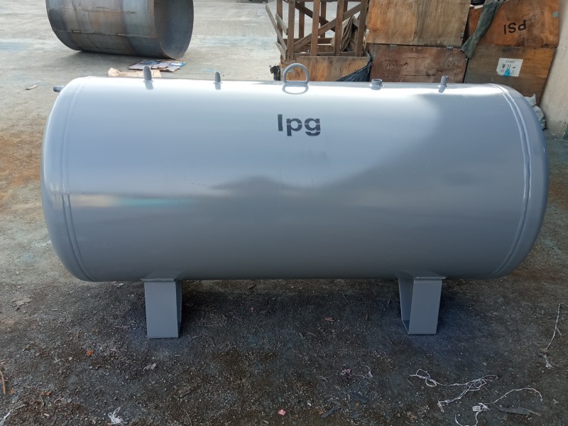 مخزن ذخیره گاز مایع مخصوص باغ ویلا2