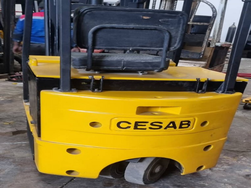 دستگاه لیفتراک برقی0