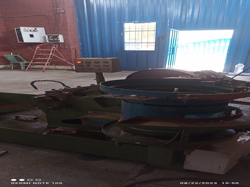 دستگاه تولید انواع پیچ ام دی اف2