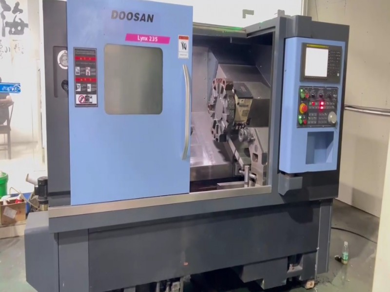 دستگاه تراش سی ان سی CNC  دوسان (DOOASN)235 LYNX0