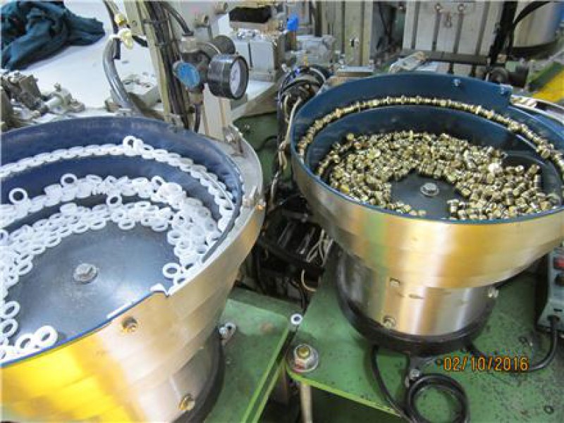 طراحی و ساخت انواع فیدر ارتعاشی کاسه ای (Vibratory Bowl Feeder)2