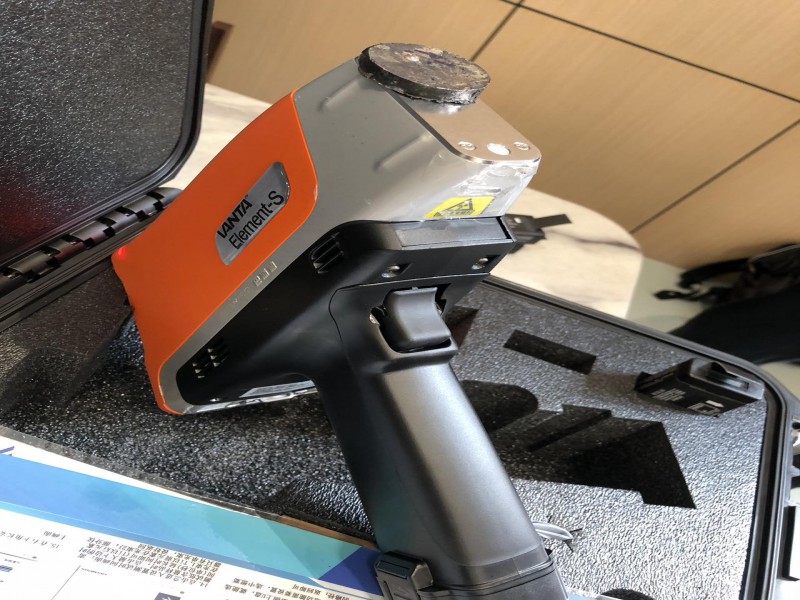 فروش ویژه دستگاه XRF پرتابل برند oLYMPUS1
