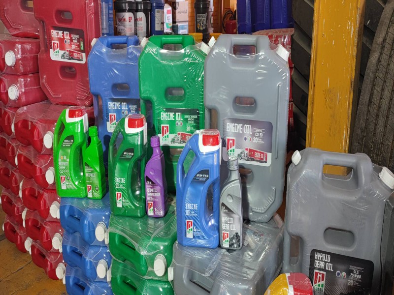 فروش محصولات پونته میلانو (روغن های موتوری ، صنعتی و...)1