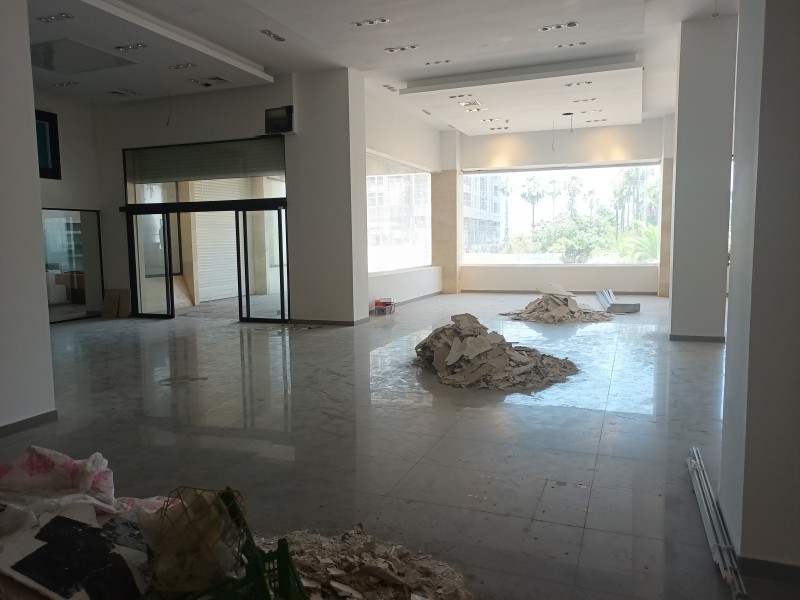 اجاره ی 5000متر مجتمع تجاری بر اصلی خیابان  چالوس به سمت نمک آبرود5