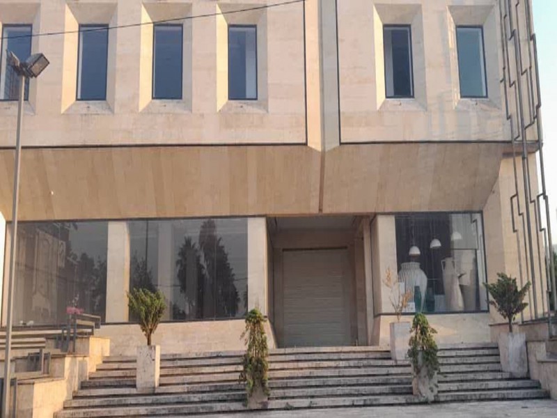 اجاره ی 5000متر مجتمع تجاری بر اصلی خیابان  چالوس به سمت نمک آبرود0