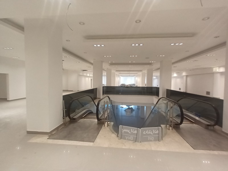 اجاره ی 5000متر مجتمع تجاری بر اصلی خیابان  چالوس به سمت نمک آبرود4