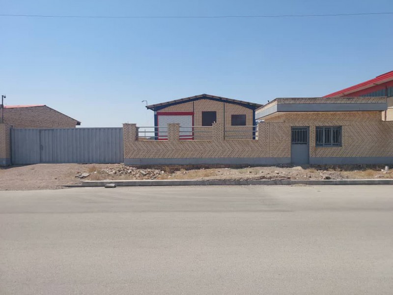 سوله صنعتی نوساز در بهترین موقعیت شهرک صنعتی چمران ساوه (زون شیمیایی) آماده فروش است!0