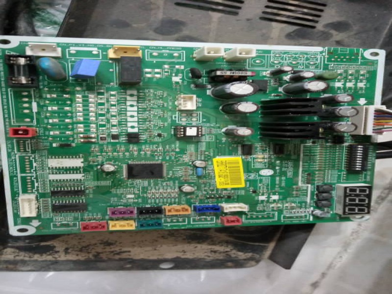 تعمیرات تخصصی اینورتر ، درایو ، بردهای صنعتی قزوین تاکستان3