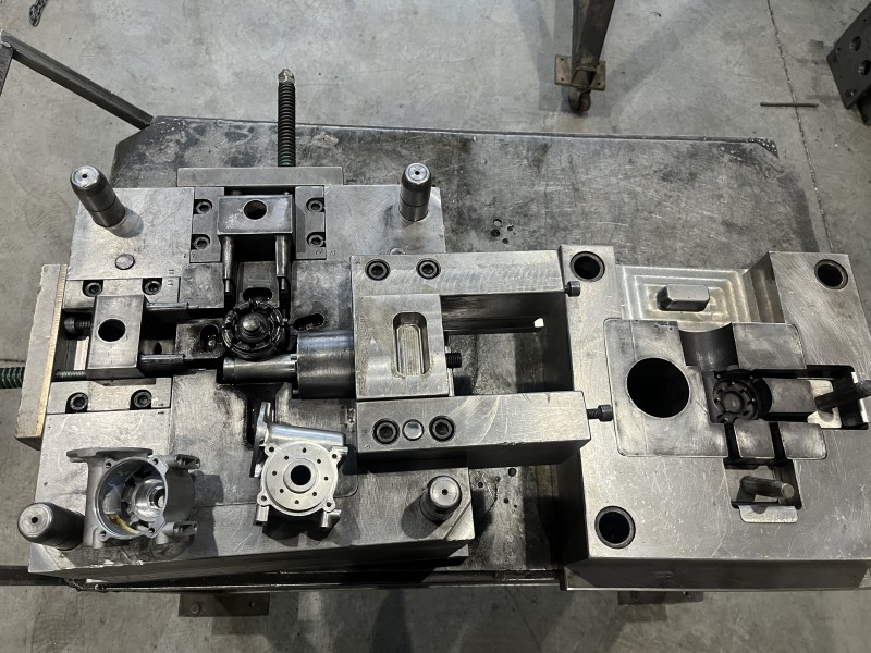 قالبسازی ( تزریق پلاستیک،دایکاست،کشش، برش، پروگرسیو)1